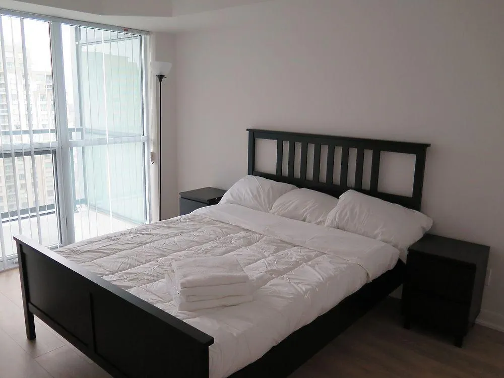 Hotel Kashaneh Guest House - Yonge Street Toronto