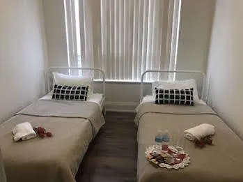 Kashaneh Guest House - Yonge Street Toronto 3*,