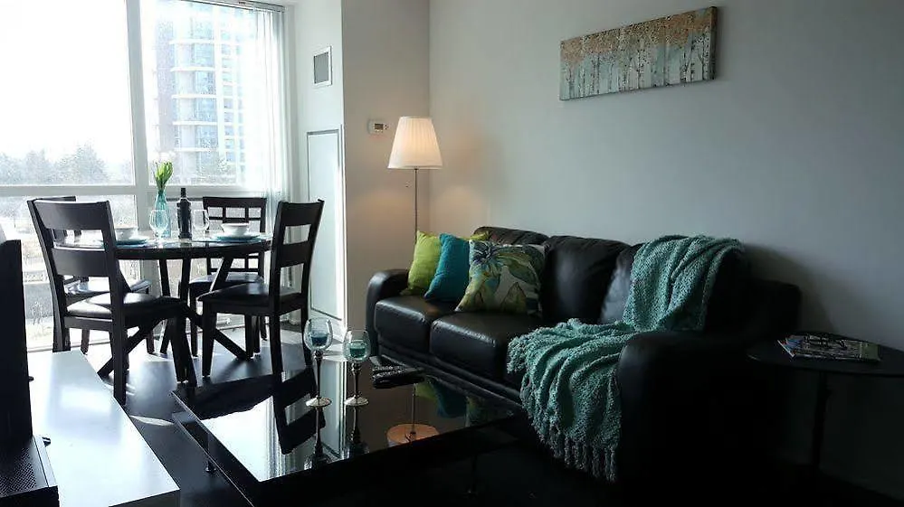 Kashaneh Guest House - Yonge Street Toronto