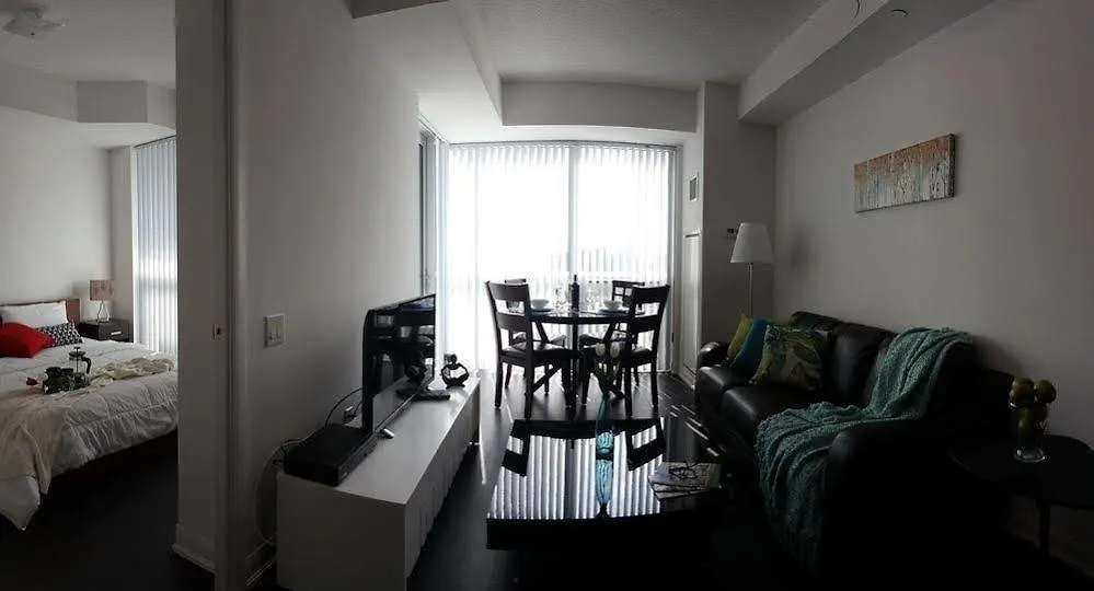 Kashaneh Guest House - Yonge Street Toronto